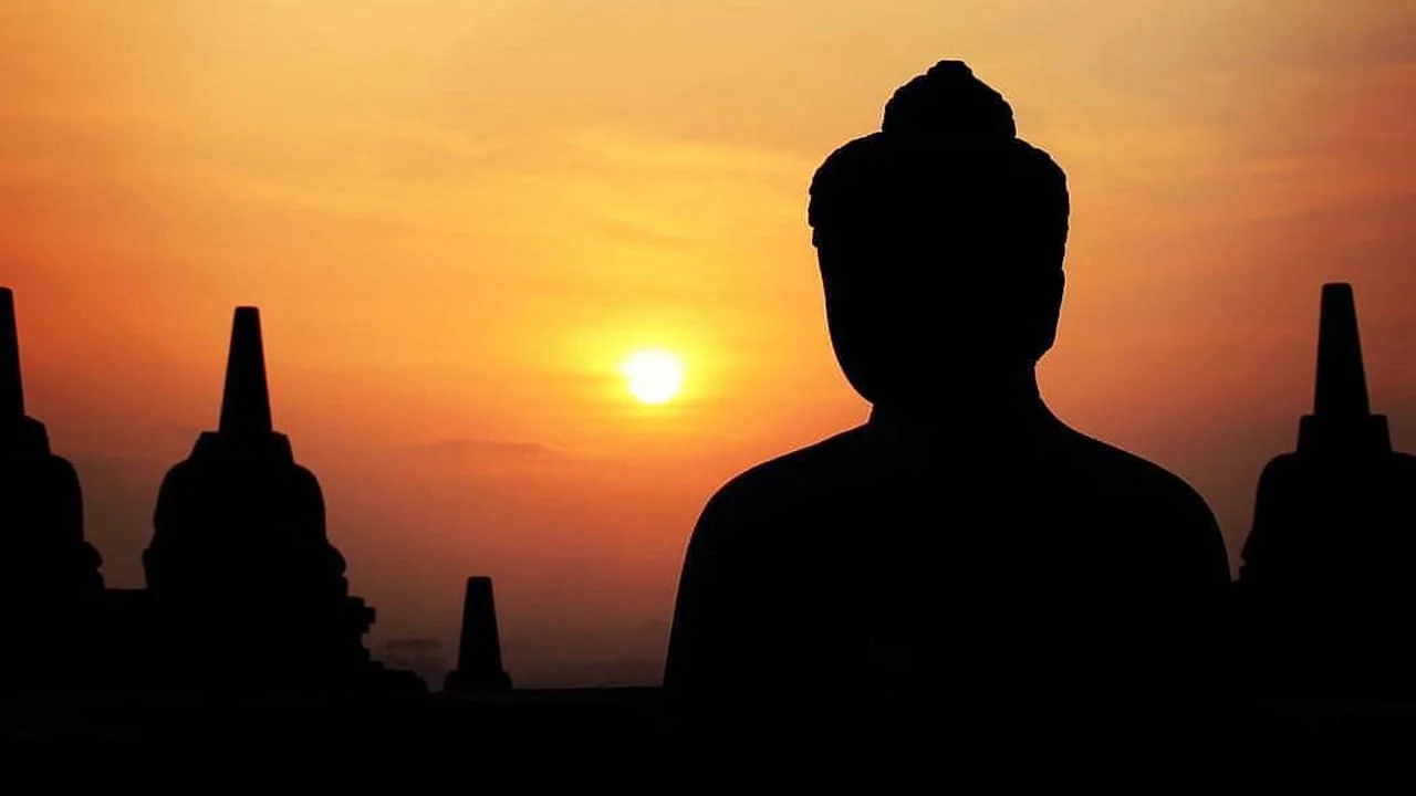 Borobudur Sunrise Tour via Manohara Entrance