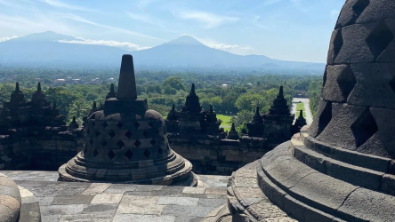 Borobudur Temple & Nepal Van Java Tour