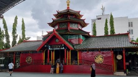 Surabaya Bromo 4D3N Muslim Tour Package