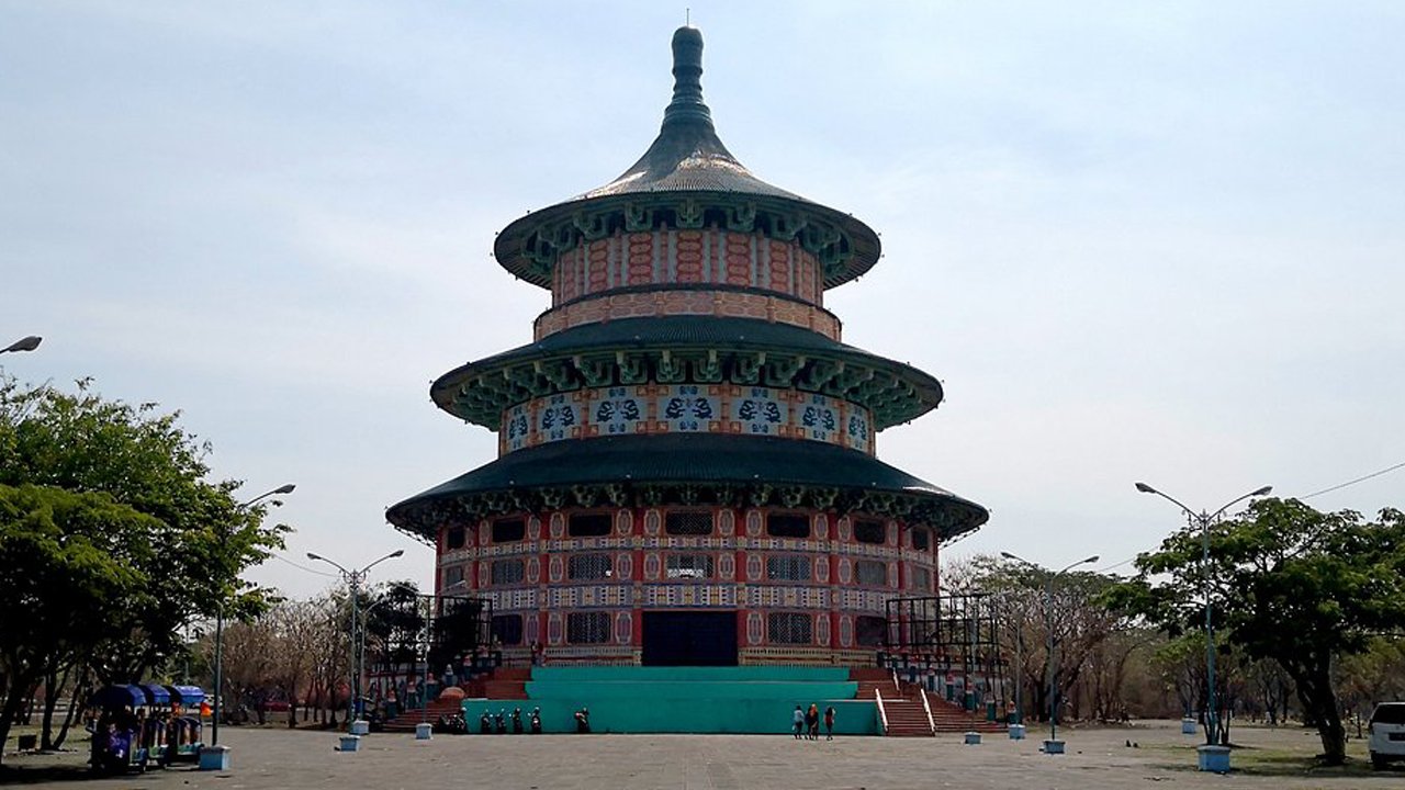 Surabaya Tour Package 6D5N (with Malang, Bromo, Ijen)