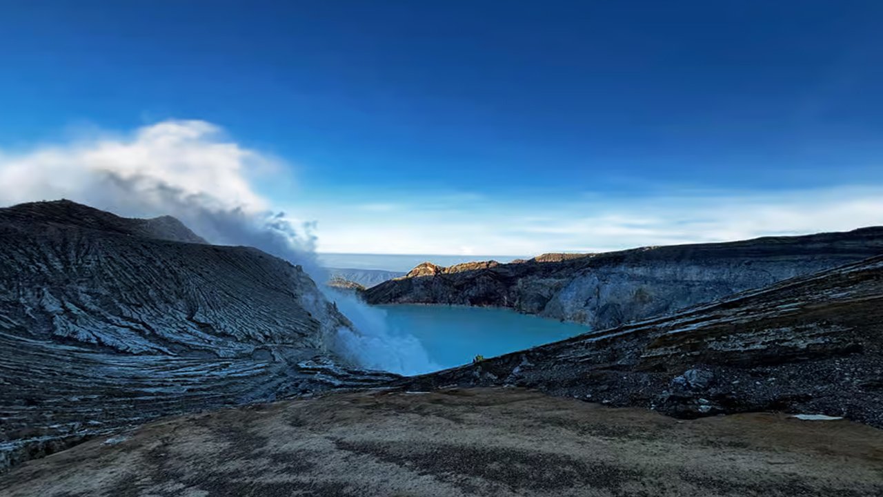 East Java Delights: A 5-Day Adventure through Surabaya, Malang, Bromo, and Ijen Crater