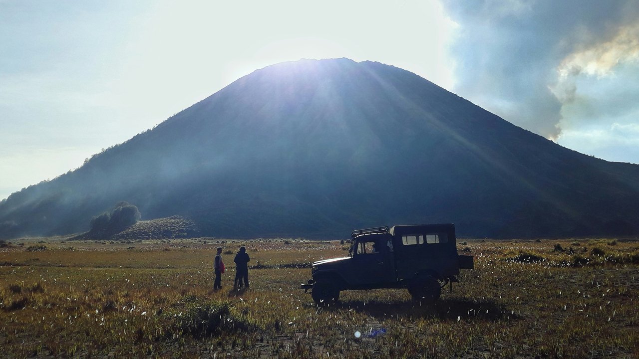 Experience the Ultimate Thrill Conquering Mount Bromo and Discovering Madakaripura Waterfall