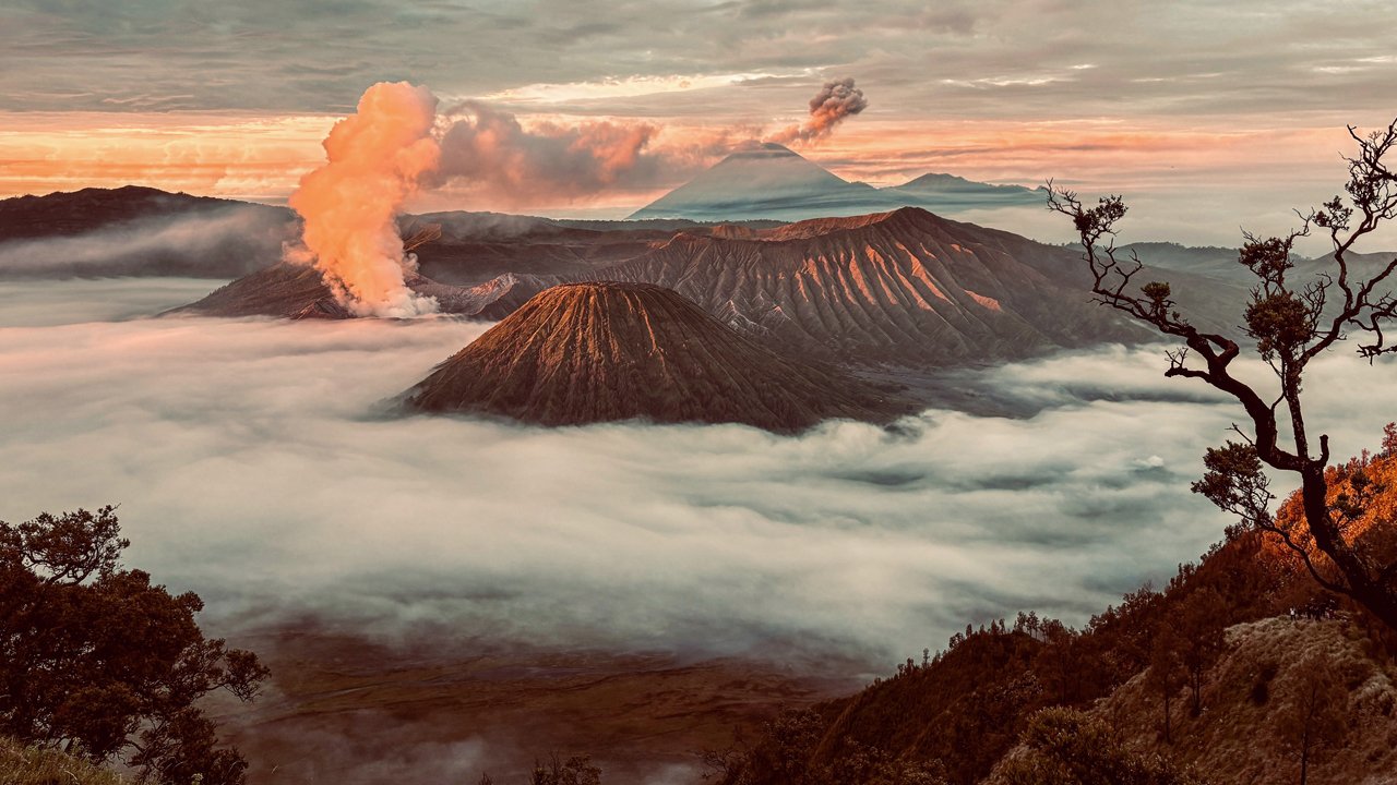 Unforgettable Experiences Await: 3-Day Surabaya-Bromo-Ijen Tour Package