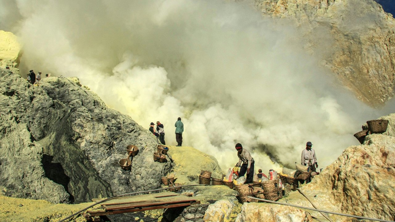 From City to Volcano: Surabaya-Bromo-Ijen Tour for the Nature Lover